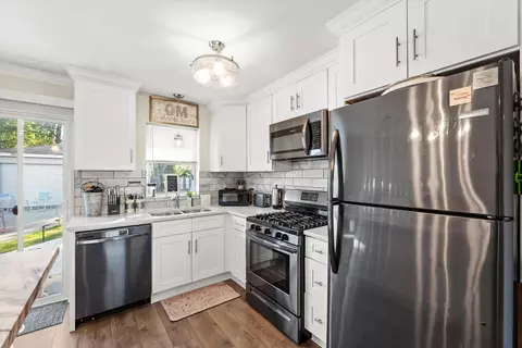 Kitchen - 7749 S Octavia Ave, Bridgeview, IL 60455 photo 3 of 5