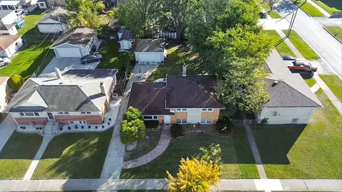 View/Area - 7749 S Octavia Ave, Bridgeview, IL 60455 photo 2 of 5
