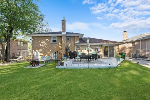 Exterior - 7749 S Octavia Ave, Bridgeview, IL 60455 photo 7 of 10
