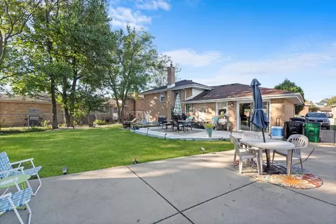 Exterior - 7749 S Octavia Ave, Bridgeview, IL 60455 photo 6 of 10
