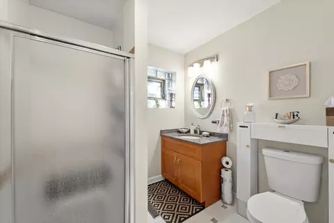 Bath - 7749 S Octavia Ave, Bridgeview, IL 60455 photo 3 of 3