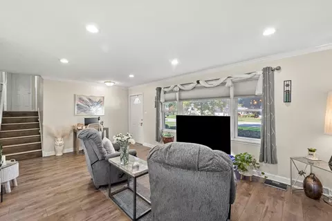 Living - 7749 S Octavia Ave, Bridgeview, IL 60455 photo 3 of 6