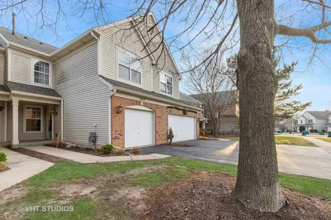 1447 Doolittle Ln, Grayslake, IL 60030
