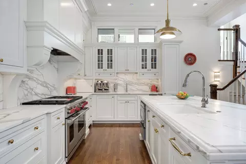 57 E Division St, Chicago, IL 60610 photo 9