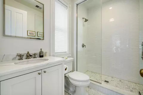 57 E Division St, Chicago, IL 60610 photo 22