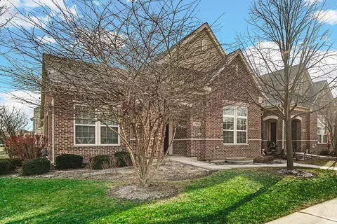 2656 Camberley Cir, Naperville, IL 60564