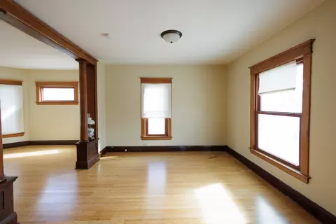 Living - 851 E Bourbonnais St, Kankakee, IL 60901 photo 2 of 8