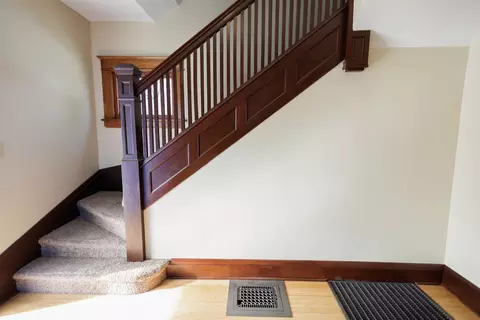 Entry Way - 851 E Bourbonnais St, Kankakee, IL 60901 photo 2 of 3