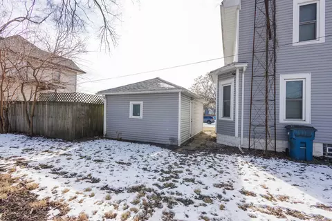 Exterior - 851 E Bourbonnais St, Kankakee, IL 60901 photo 2 of 5