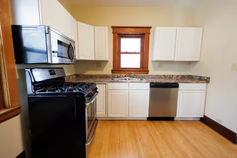 Kitchen - 851 E Bourbonnais St, Kankakee, IL 60901 photo 2 of 3
