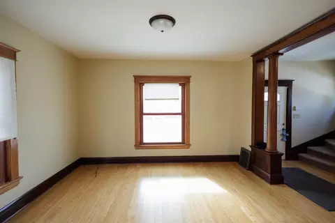 Living - 851 E Bourbonnais St, Kankakee, IL 60901 photo 4 of 8