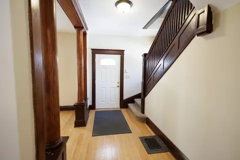 Entry Way - 851 E Bourbonnais St, Kankakee, IL 60901 photo 1 of 3