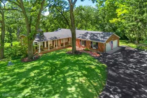 612 Onondaga Dr, North Barrington, IL 60010