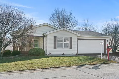 803 Trotter Ct, Grayslake, IL 60030