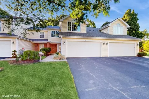 67 Jericho Ln, Batavia, IL 60510