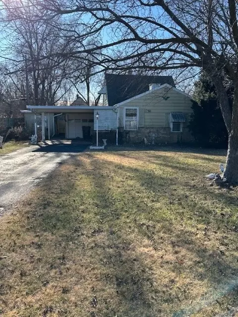 325 Gilbert Ter, Machesney Park, IL 61115