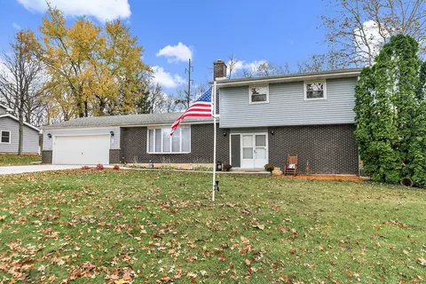 119 Kishwaukee Ln, Dekalb, IL 60115