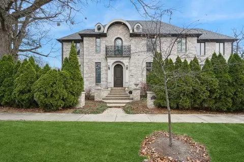 305 Greenwood Ave, Glencoe, IL 60022
