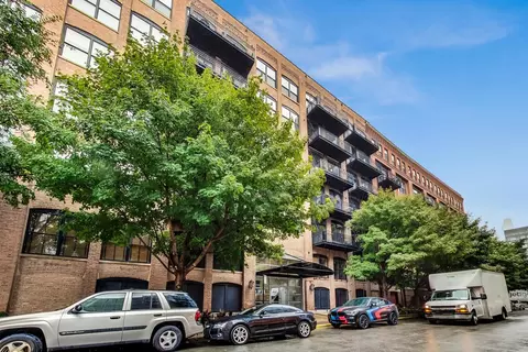 520 W Huron St #203, Chicago, IL 60610