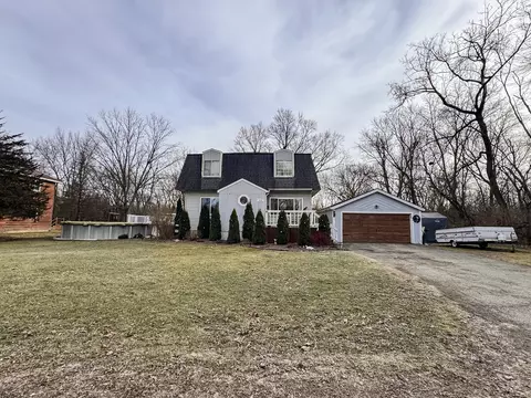 1055 Winaki Trl, Algonquin, IL 60102 photo 1