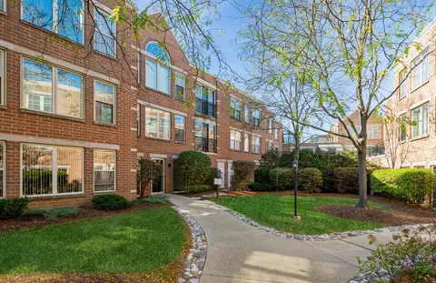 1625 Glenview Rd #312, Glenview, IL 60025