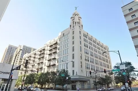 758 N Larrabee St #631, Chicago, IL 60654