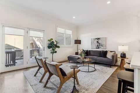 Living - 1908 W Dickens Ave, Chicago, IL 60614 photo 4 of 8