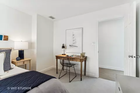 Bedroom - 1908 W Dickens Ave, Chicago, IL 60614 photo 6 of 8