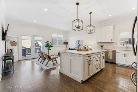 Kitchen - 1908 W Dickens Ave, Chicago, IL 60614 photo 4 of 4