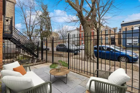 Exterior - 1908 W Dickens Ave, Chicago, IL 60614 photo 6 of 13