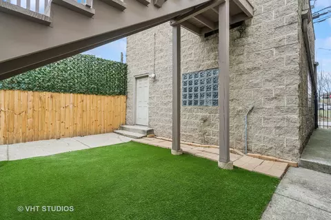 Exterior - 1908 W Dickens Ave, Chicago, IL 60614 photo 13 of 13