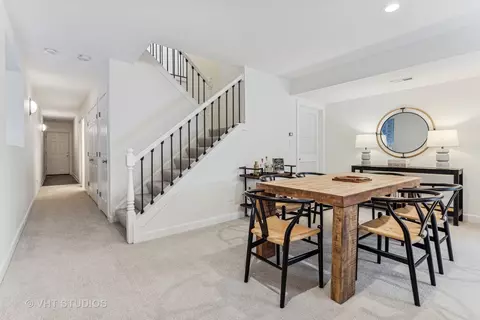 Dining - 1908 W Dickens Ave, Chicago, IL 60614 photo 4 of 4