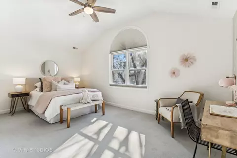 Bedroom - 1908 W Dickens Ave, Chicago, IL 60614 photo 3 of 8