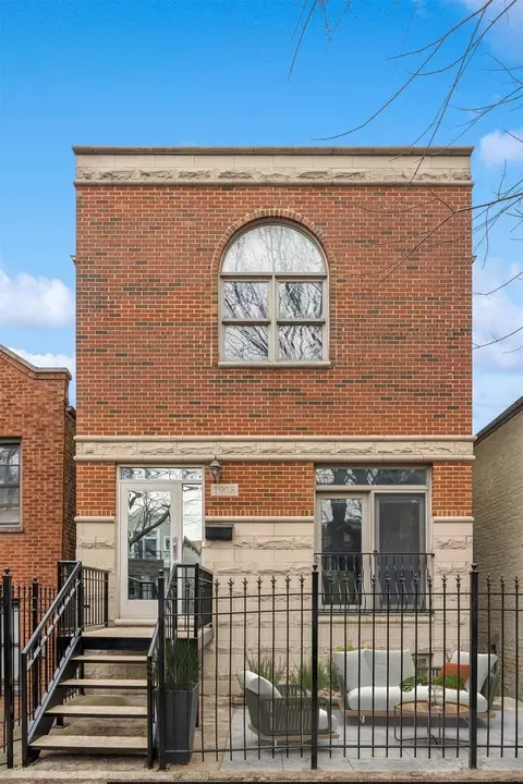 Exterior - 1908 W Dickens Ave, Chicago, IL 60614 photo 2 of 13