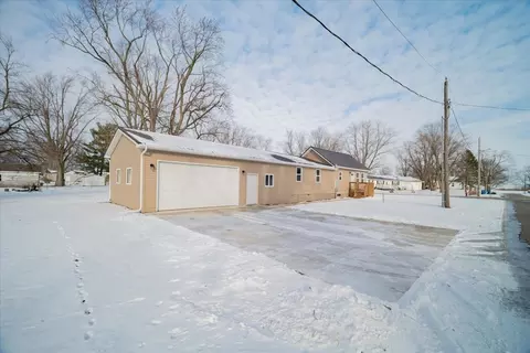 623 York St, Chenoa, IL 61726 photo 4