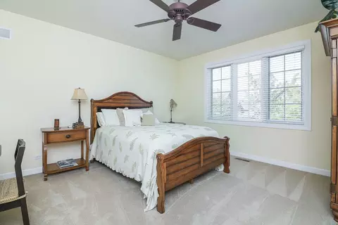 Bedroom - 1040 Mackenzie Pl, Wheaton, IL 60187 photo 2 of 3