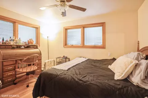 Bedroom - 731 Marshall Dr, Des Plaines, IL 60016 photo 3 of 4