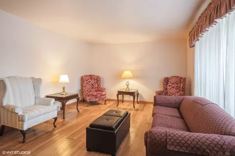 Living - 731 Marshall Dr, Des Plaines, IL 60016 photo 1 of 1