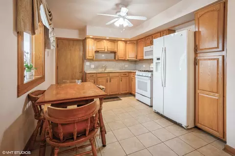 Kitchen - 731 Marshall Dr, Des Plaines, IL 60016 photo 1 of 1
