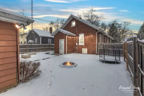 Exterior - 950 S Elm Ave, Kankakee, IL 60901 photo 5 of 5