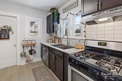 Kitchen - 950 S Elm Ave, Kankakee, IL 60901 photo 1 of 3
