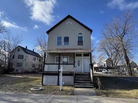 8720 S Mackinaw Ave, Chicago, IL 60617