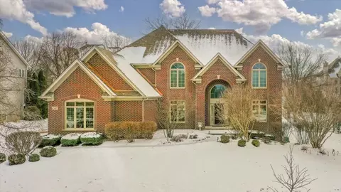 616 Pottawatomie Trl, Batavia, IL 60510