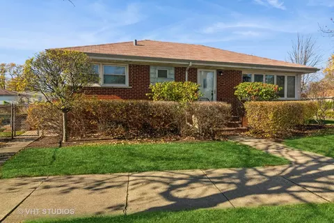 3825 Main St, Skokie, IL 60076