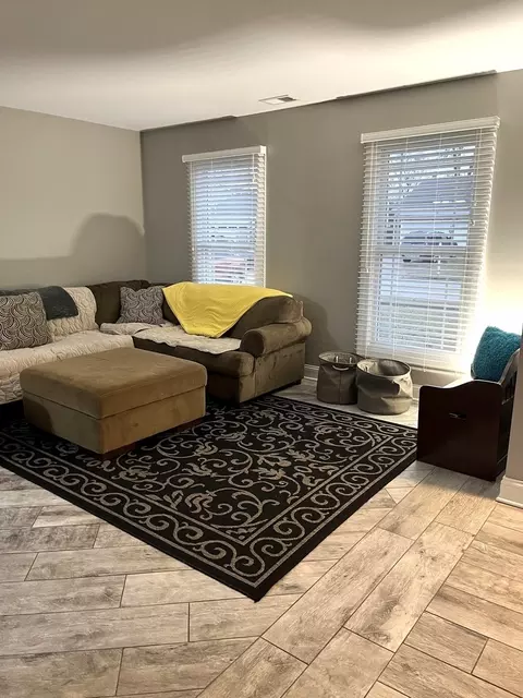 Living - 717 Berwick Pl, Roselle, IL 60172 photo 2 of 4