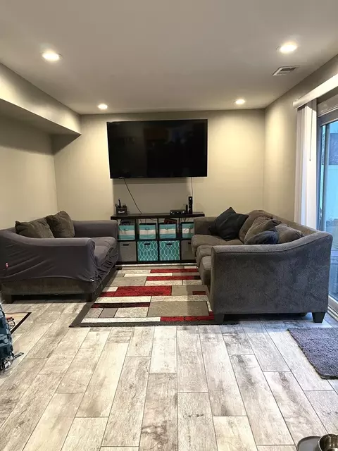 Living - 717 Berwick Pl, Roselle, IL 60172 photo 4 of 4