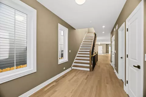 1132 Pitner Ave, Evanston, IL 60202 photo 2