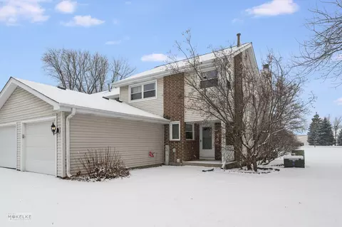 5 S010 Spyglass Ct, Naperville, IL 60563