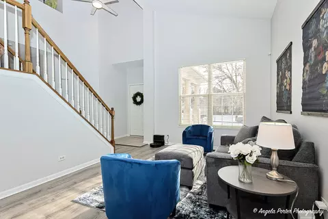 Living - 497 Freedom Ct, Gurnee, IL 60031 photo 2 of 5