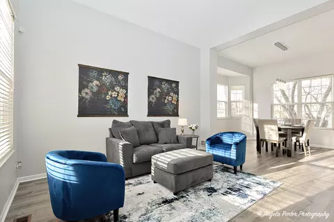 Living - 497 Freedom Ct, Gurnee, IL 60031 photo 1 of 5